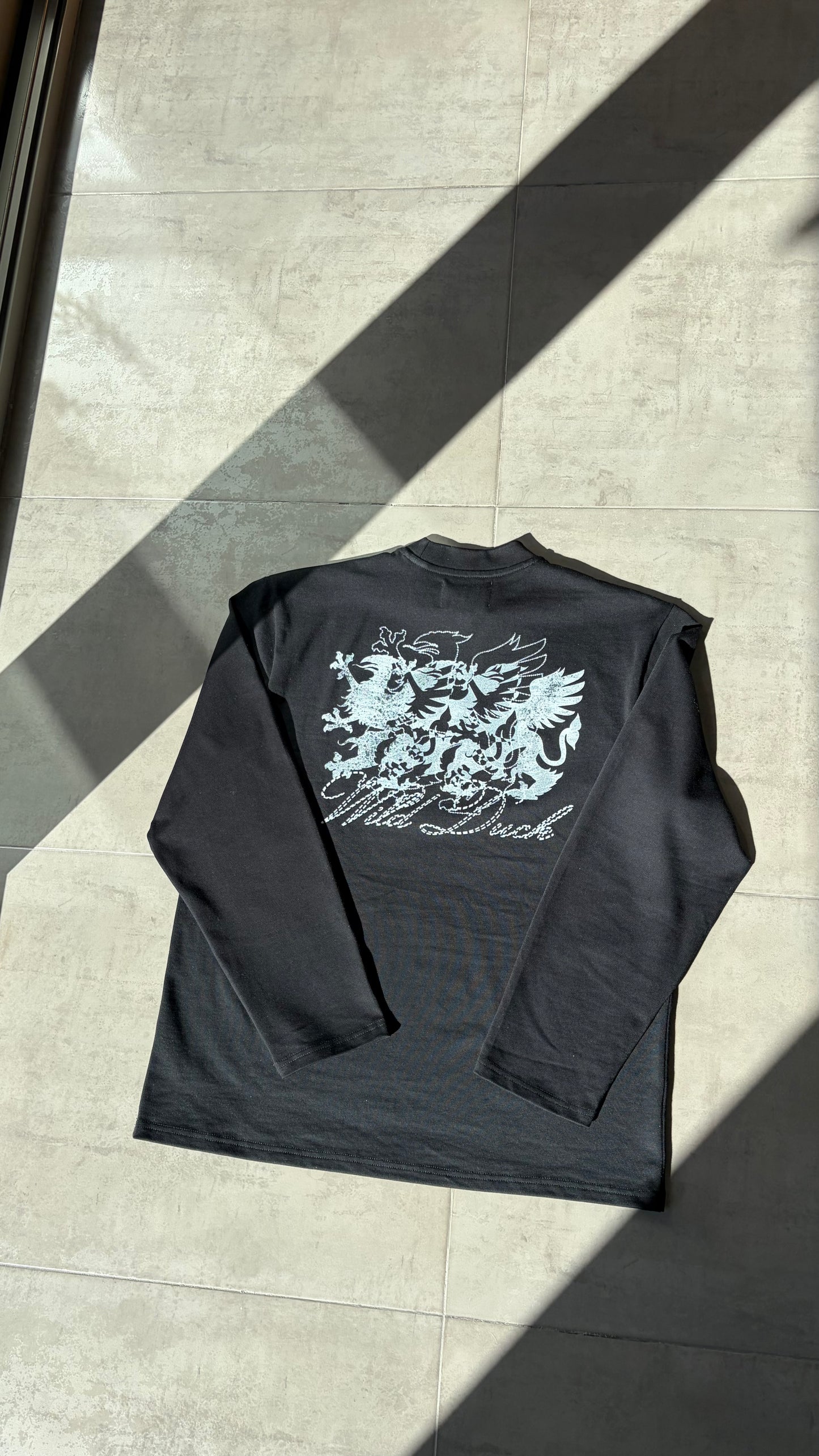 GARGOYLE LONGSLEEVE